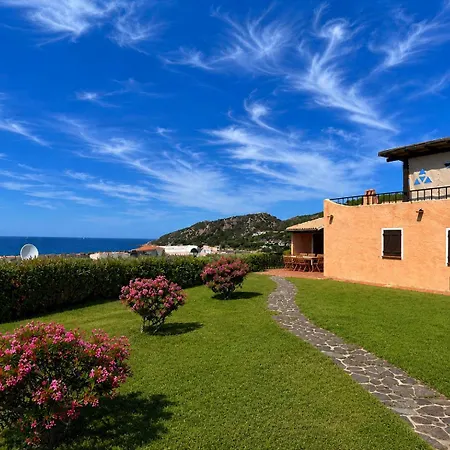 Sea View Three-bedroom House 50m From The 3 Hébergement de vacances *