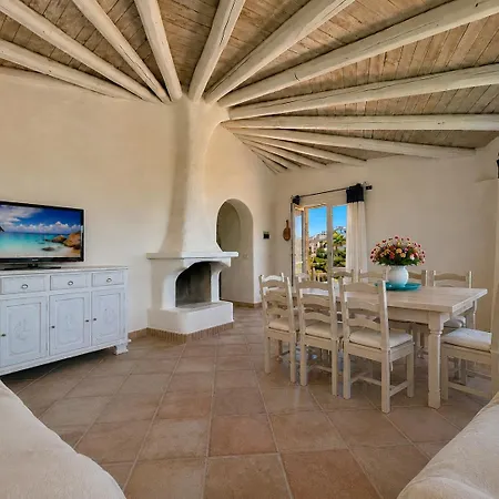 Sea View Three-bedroom House 50m From The 3 *