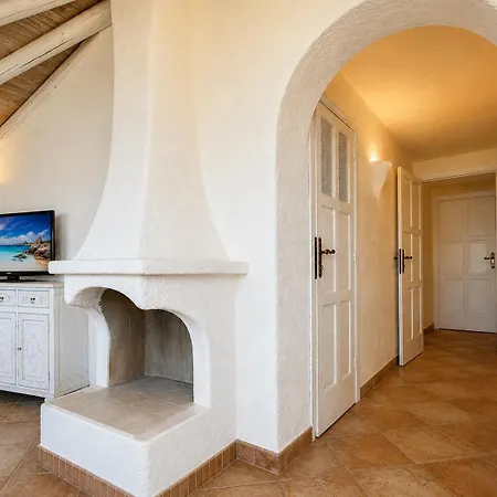 Sea View Three-bedroom House 50m From The 3 Baja Sardinia