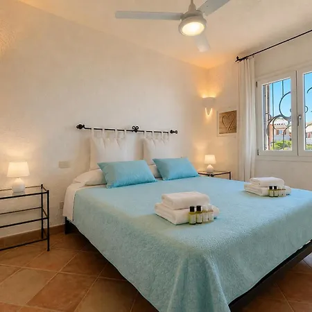 Sea View Three-bedroom House 50m From The 3