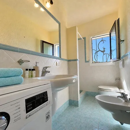 Sea View Three-bedroom House 50m From The 3 *